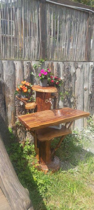 Уникални ръчно изработени чешми от масивно дърво