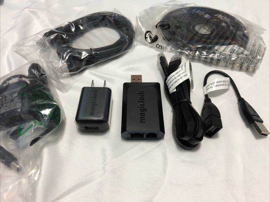 magicJack VOIP Adaptor Telefon - US si Canada