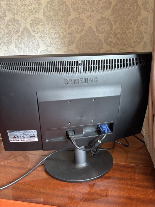 Монитор Samsung 19 дюймов