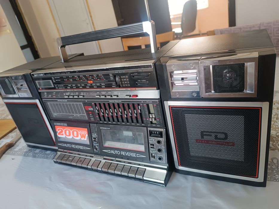 Магнитола в хорошем состоянии