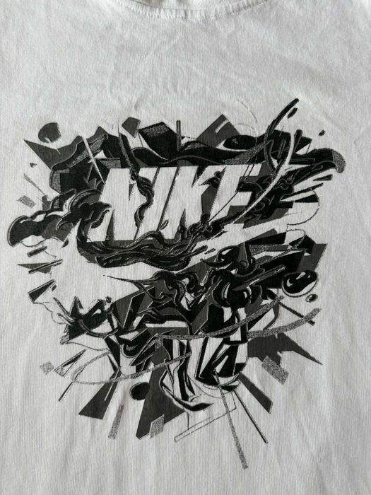 Бяла тениска Nike – размер S