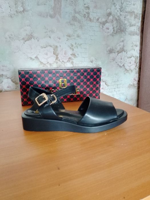 Женская обувь продам