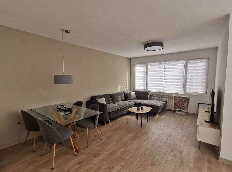 Дава се под наем Тристаен апартамент в Пловдив, Кършияка - 86 кв.м за 650 € - Снимка #2