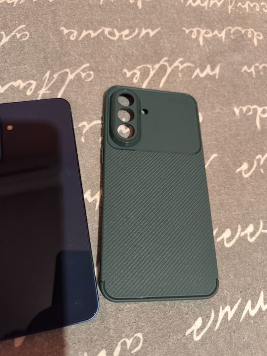 Продавам samsung A57 256gb 8 ram