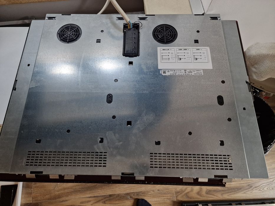 Plita  inducție ELECTROLUX 71 CM EHD6821P Sticlă sparta, functionala