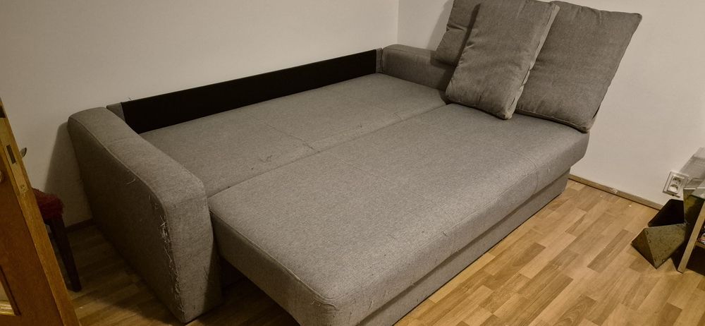 Canapea extensibila cu spatiu depozitare