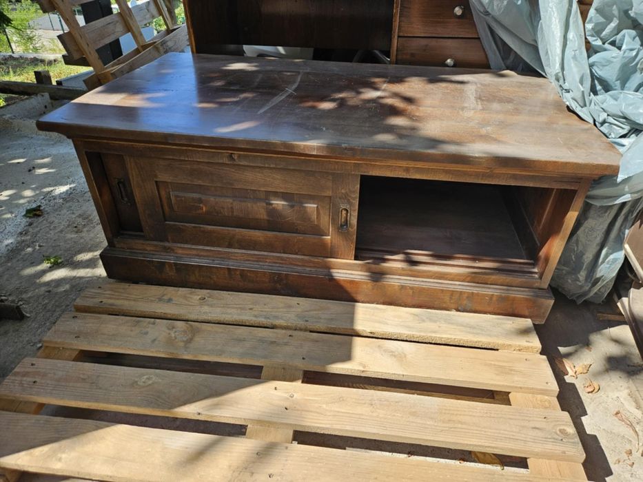 Антични масивни маси,бюро и лампи от Холандия