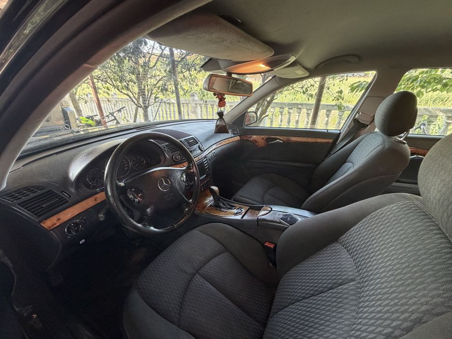 Mercedes Benz E220