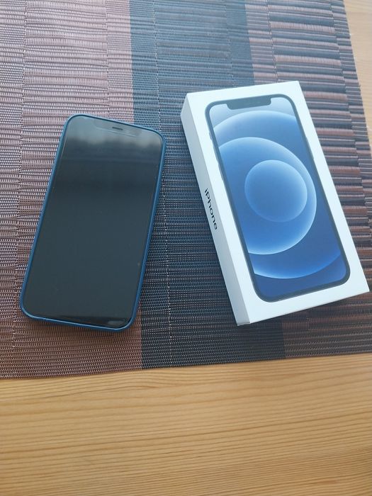 Продавам iPhone 12