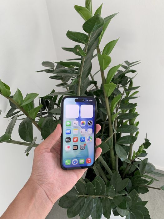 Продам срочно iPhone 15 128GB