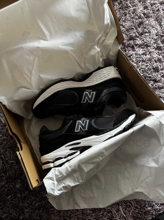 New Balance 2002R