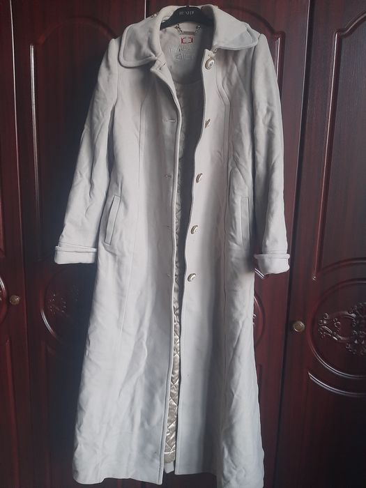 Пальто длинные почти новое 100% Кашмир Итальянское натуральная