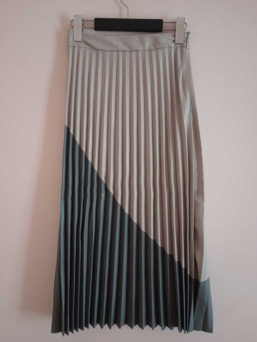 Дамска  пола RESERVED