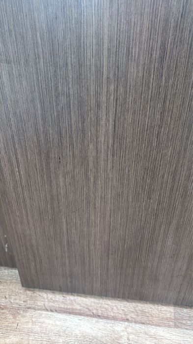 Шкаф и стол в отличном состяний