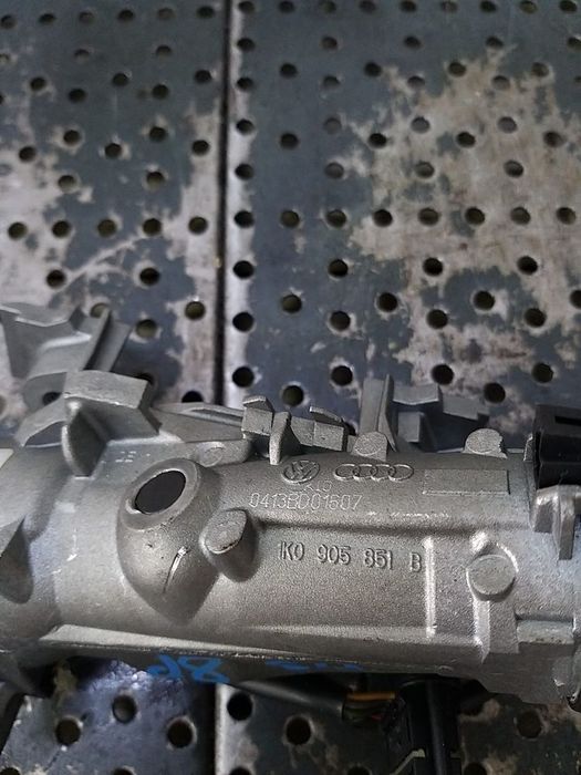 Contact auto cu cheie audi a3 8p 1k0905851b