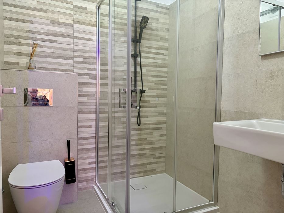 Apartament 3 camere de închiriat – Casa Nobel | 2 băi | Parcare | Mobilat complet