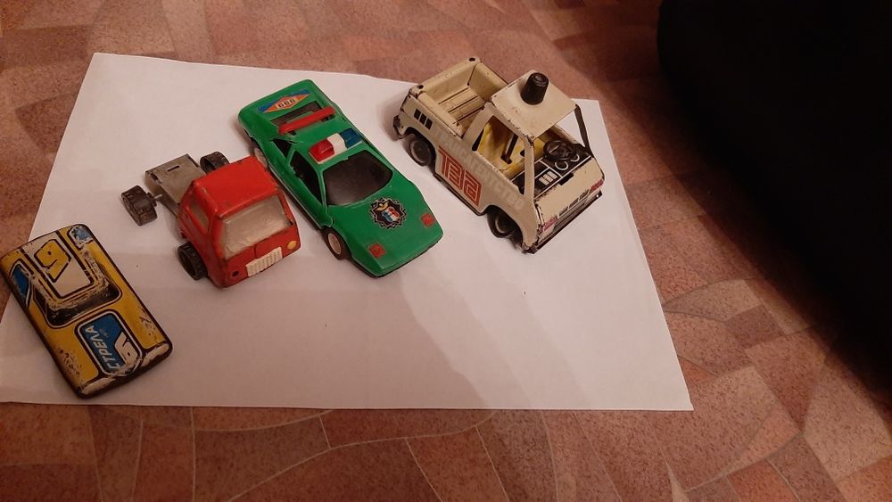 Продаётся машинки и игрушки