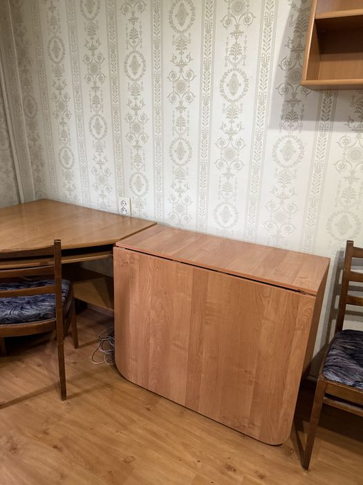 Стол книжка продам