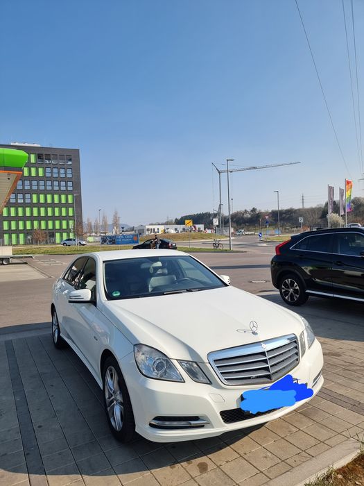 MERCEDES-BENZ E-Class