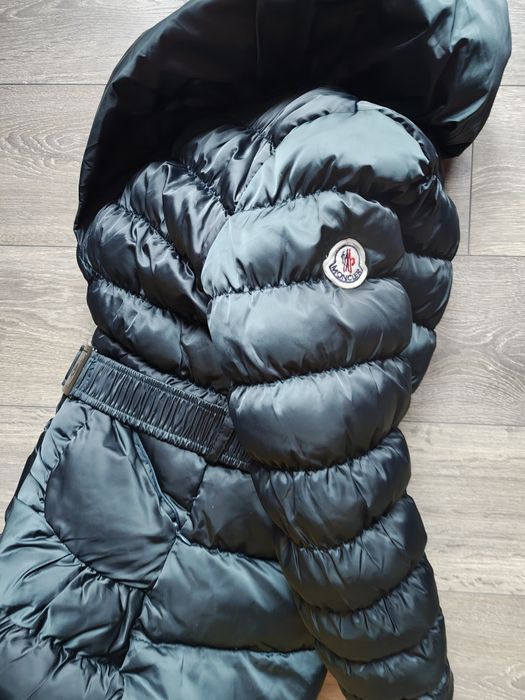 Geaca Moncler impecabila