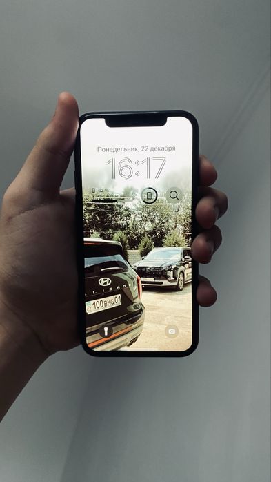 Две Iphone 11pro белый и зеленый