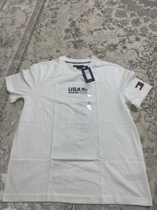 Футболки Tommy и Calvin