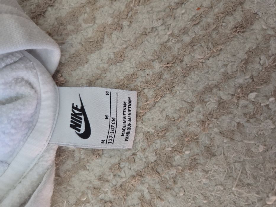 Hanorac nike marimea 137-147 cm