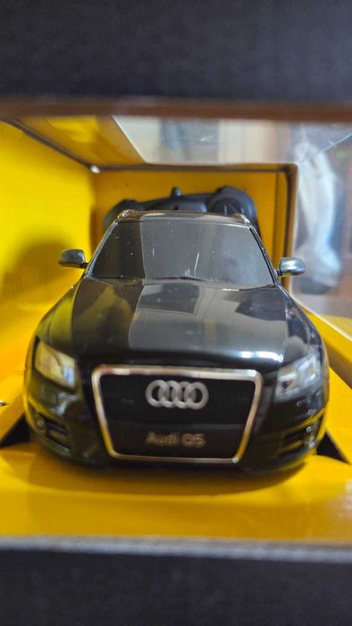 Rastar Audi Q5 R/C 2.4GHz – лицензирана радиоуправляема кола с кутия