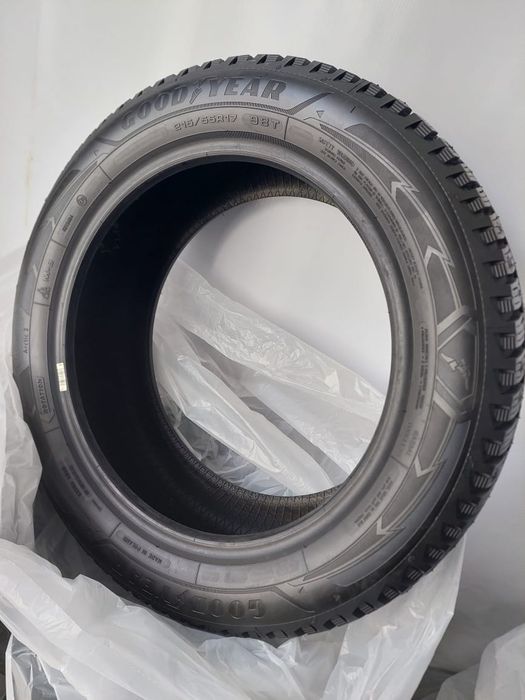 Шины  Goodyear 215/55/17