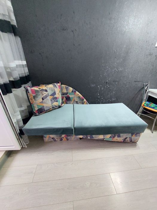 Диван большой мягкии