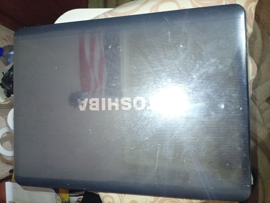 Ноутбук Toshiba -