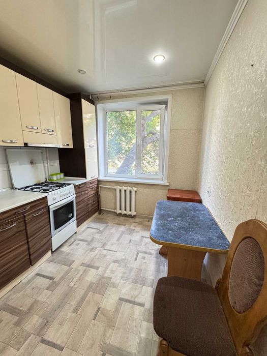 продается 2 ком квартира