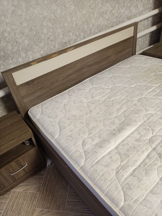 Двухспальная кровать