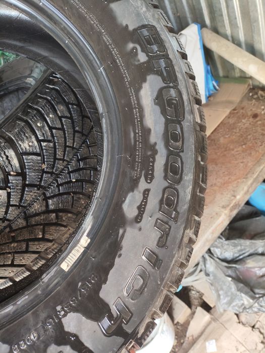 Продам шины ш215в65д16