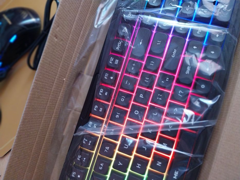 Tastatura  PC. noua iluminata