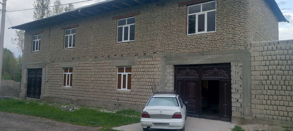 20 сотохли 2 каватли ховли сотилади