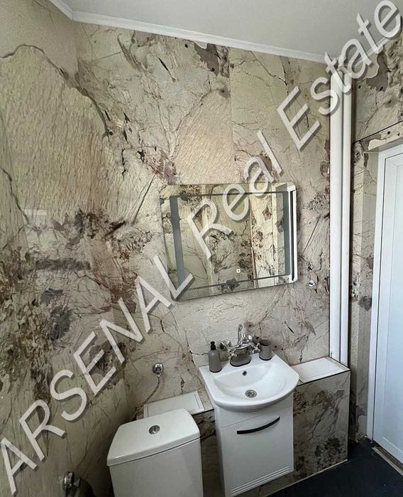 Дава се под наем Тристаен апартамент в София, Център - 80 кв.м за 900 € - Снимка #3