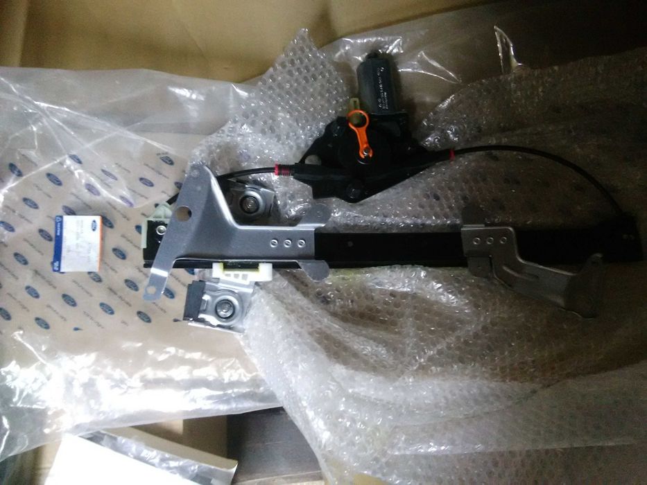 Macara geam stanga fata Ford Fusion