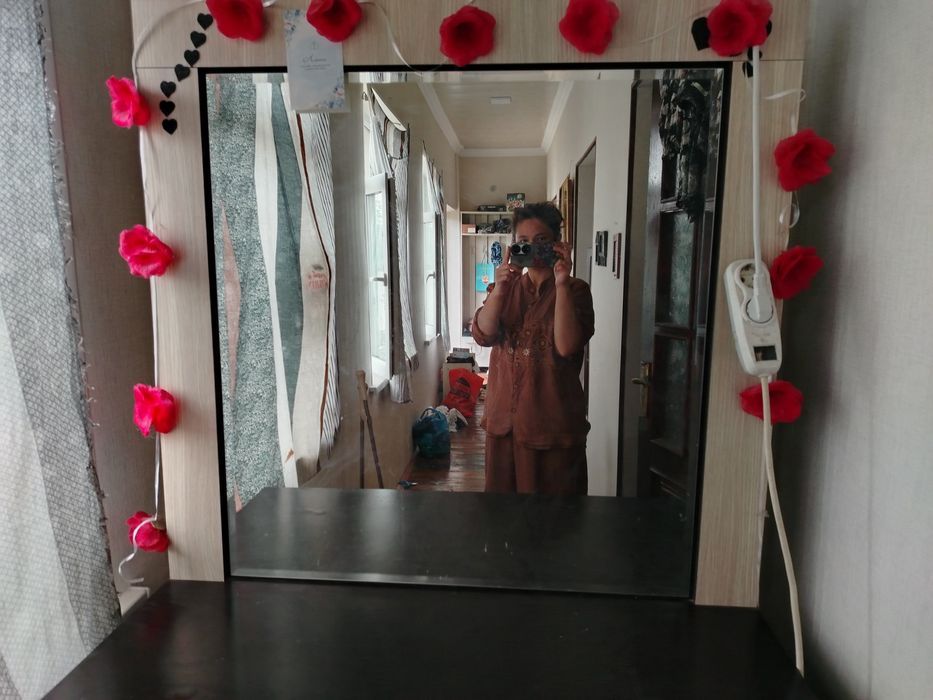 Комод с зеркалом