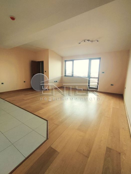 Продава се Тристаен апартамент в Варна, Галата - 158 кв.м за 1317 €/кв.м - Снимка #1