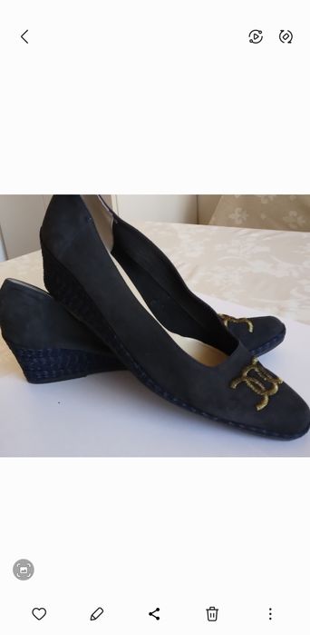 Дамски велурени обувки