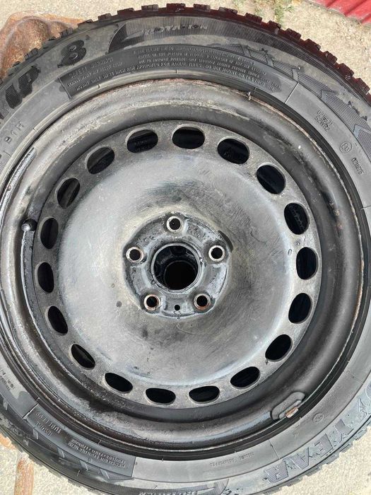 Set 4 roți / jante oțel cu anvelope iarnă 205/55 R16 VW Passat B6