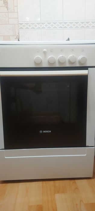 Срочно продам газ плиту Bosh