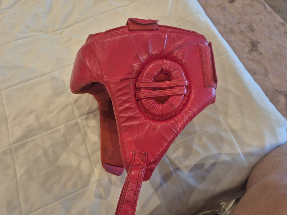 продаю шлема 3 штук