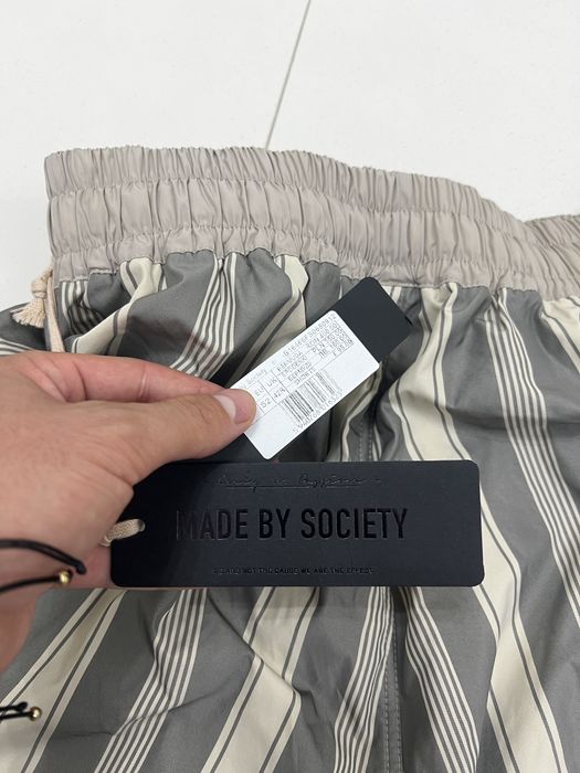 Pantaloni Scurti Made By Society