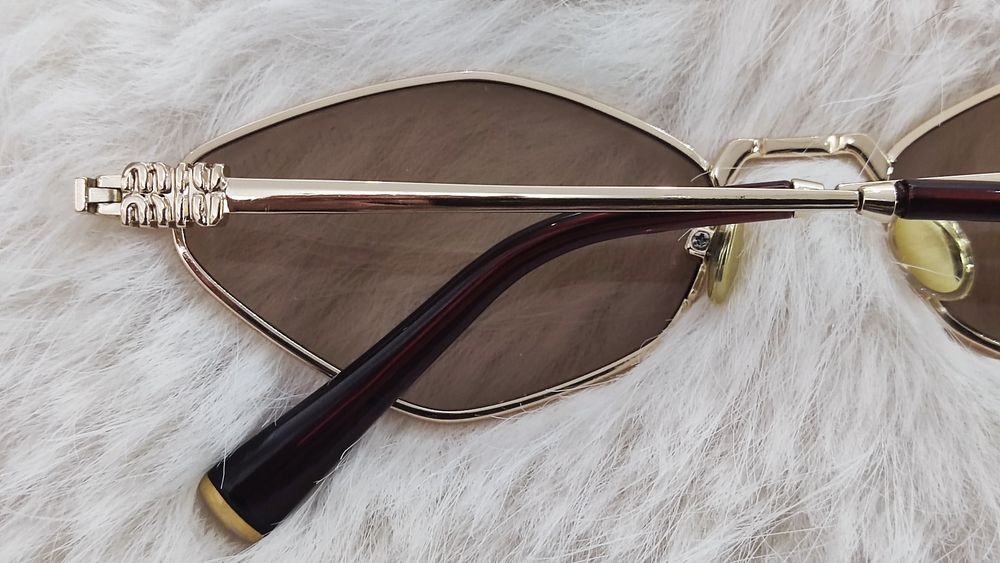 Miu Miu Супер актуални слънчеви очила