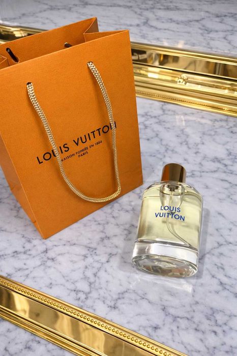 парфюм ЛВ louis vuitton LV дамски с флорален мотив нов с чантичка 50мл