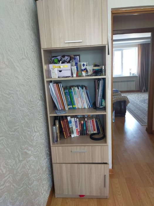 Шкаф вещевой. Шкаф книжный