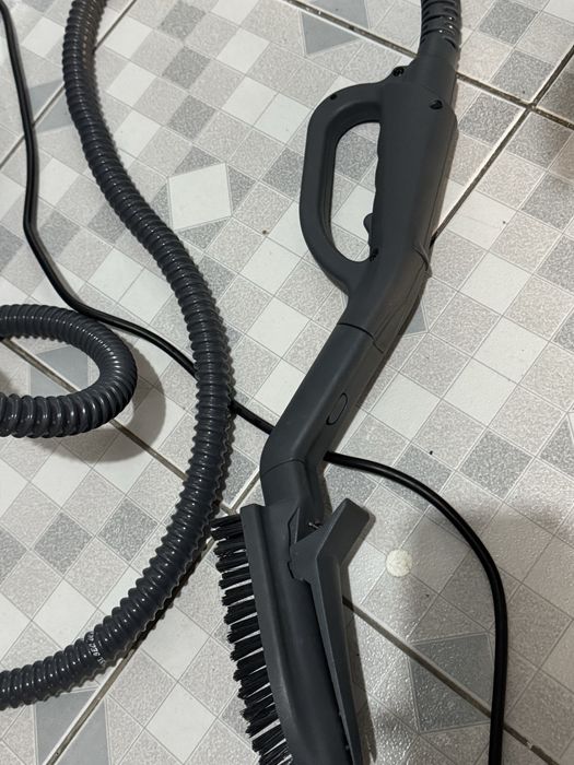 Aparat de curatat cu aburi