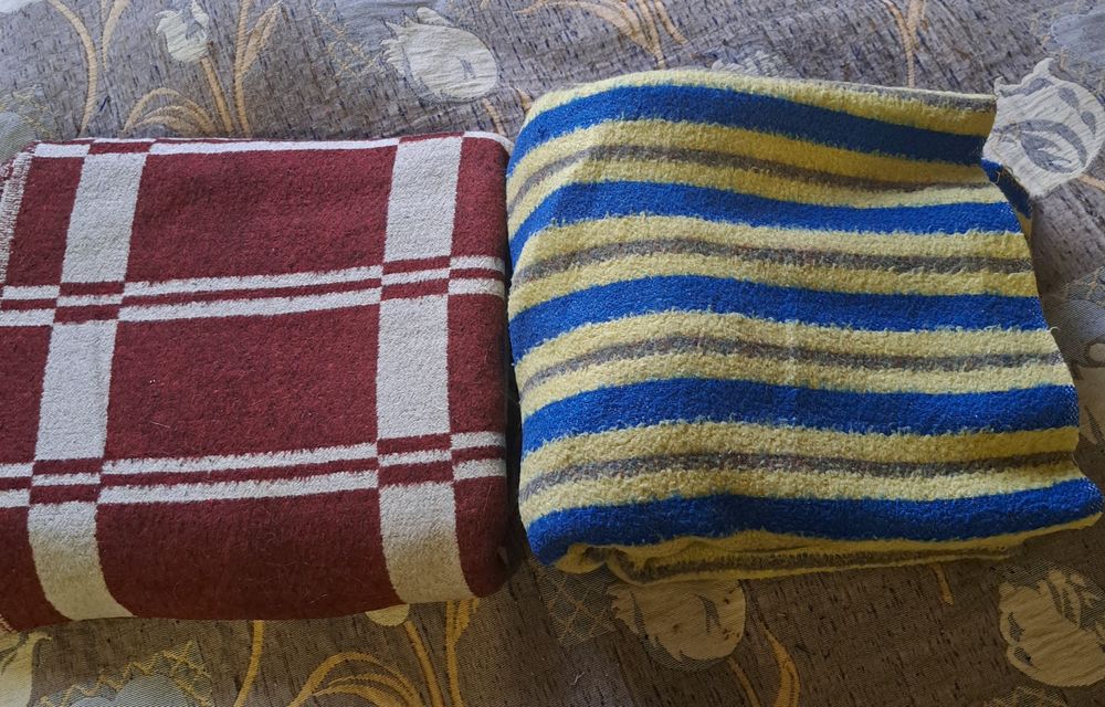 Продам одеяла б/у